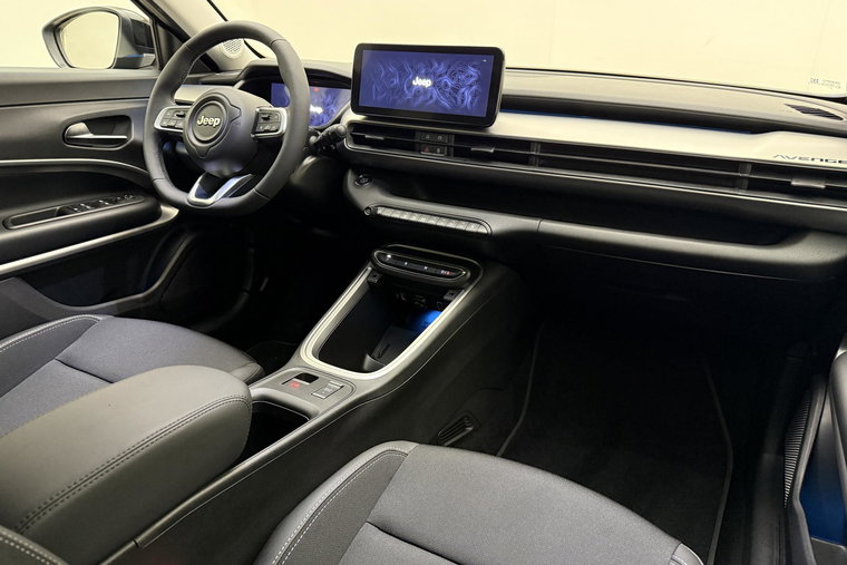 Vehicle Image 16