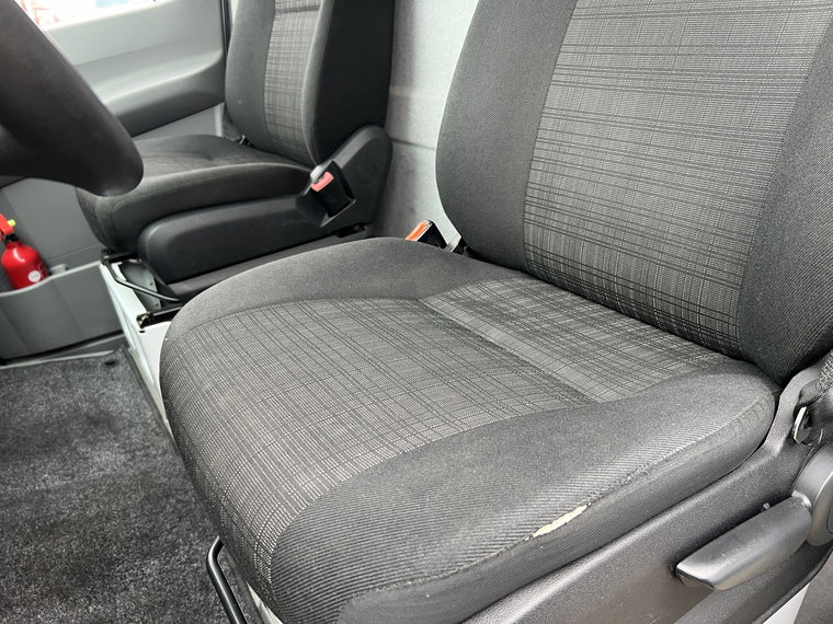 Vehicle Image 25
