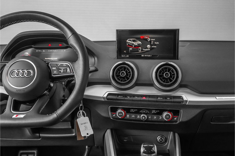 Vehicle Image 21