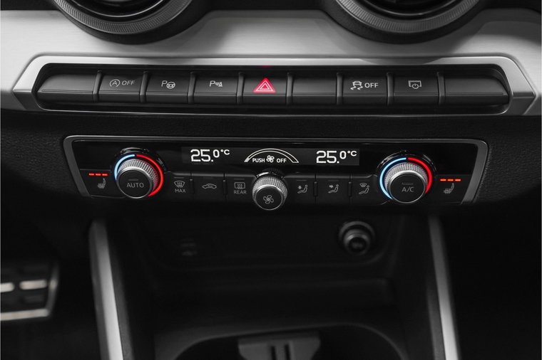 Vehicle Image 26
