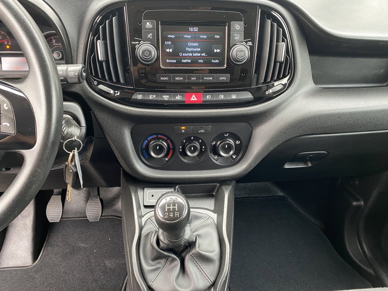 Vehicle Image 33