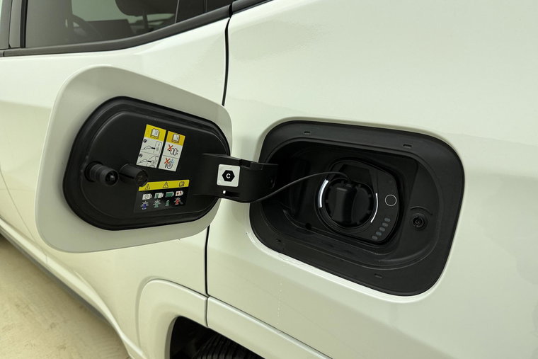 Vehicle Image 19
