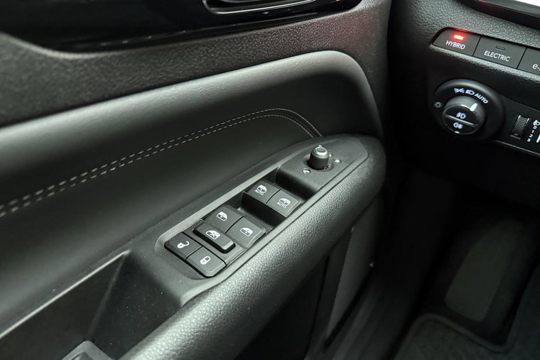 Vehicle Image 24