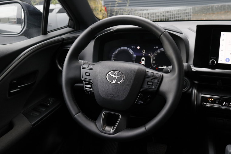 Vehicle Image 21