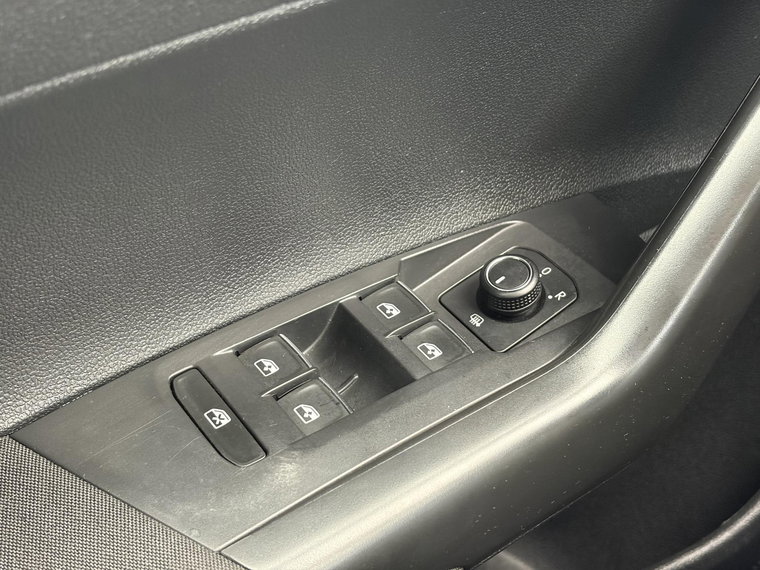 Vehicle Image 26