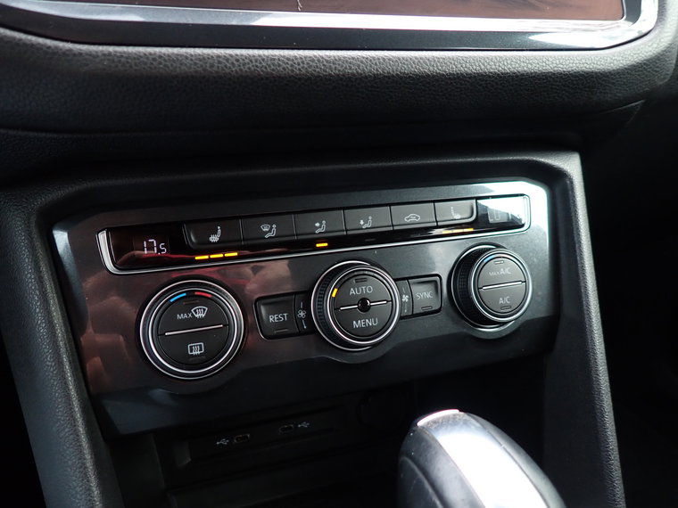 Vehicle Image 28