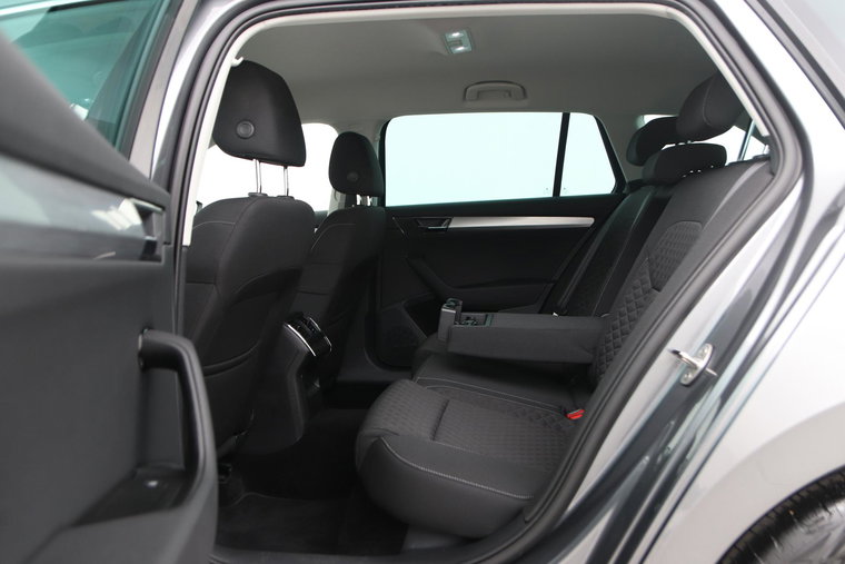 Vehicle Image 40