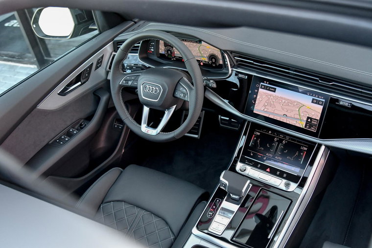 Vehicle Image 8