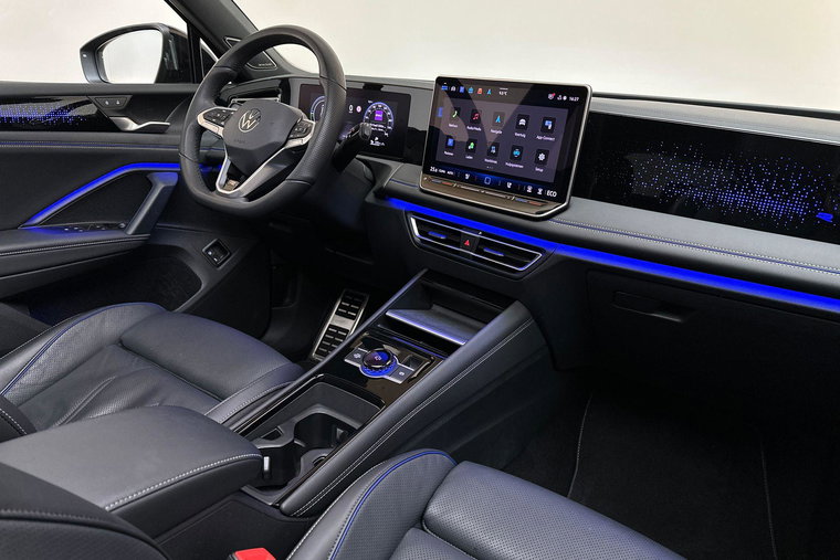 Vehicle Image 16