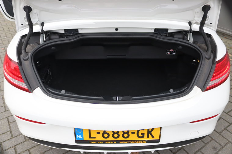 Vehicle Image 32