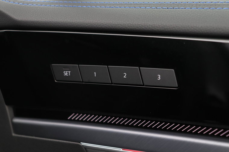 Vehicle Image 52