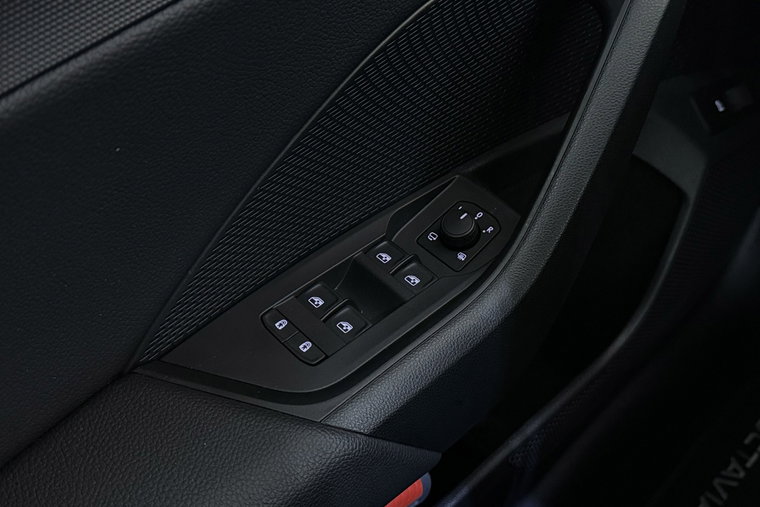 Vehicle Image 34