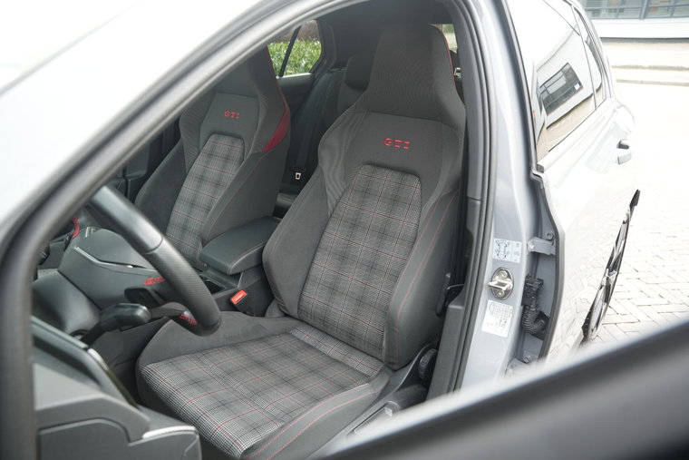 Vehicle Image 26