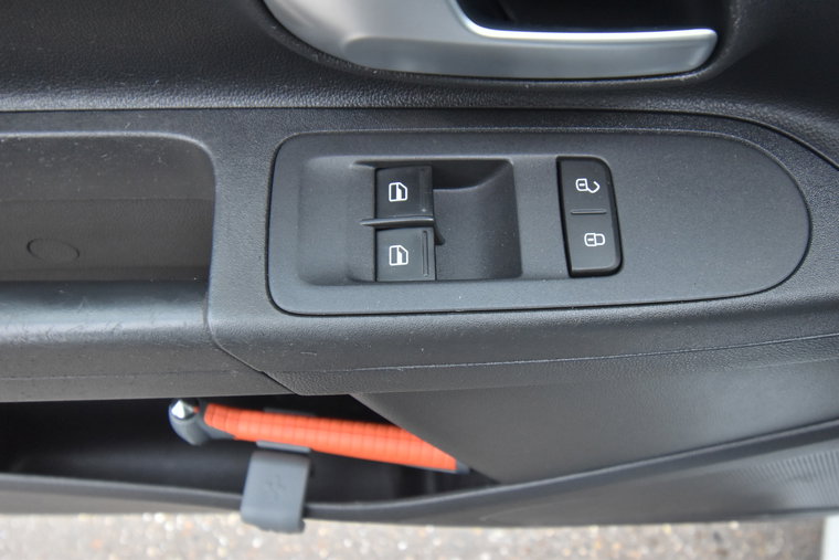 Vehicle Image 17