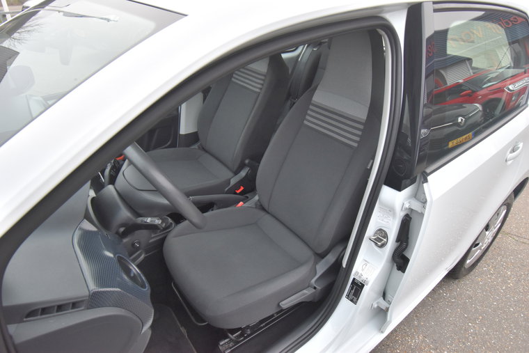 Vehicle Image 19