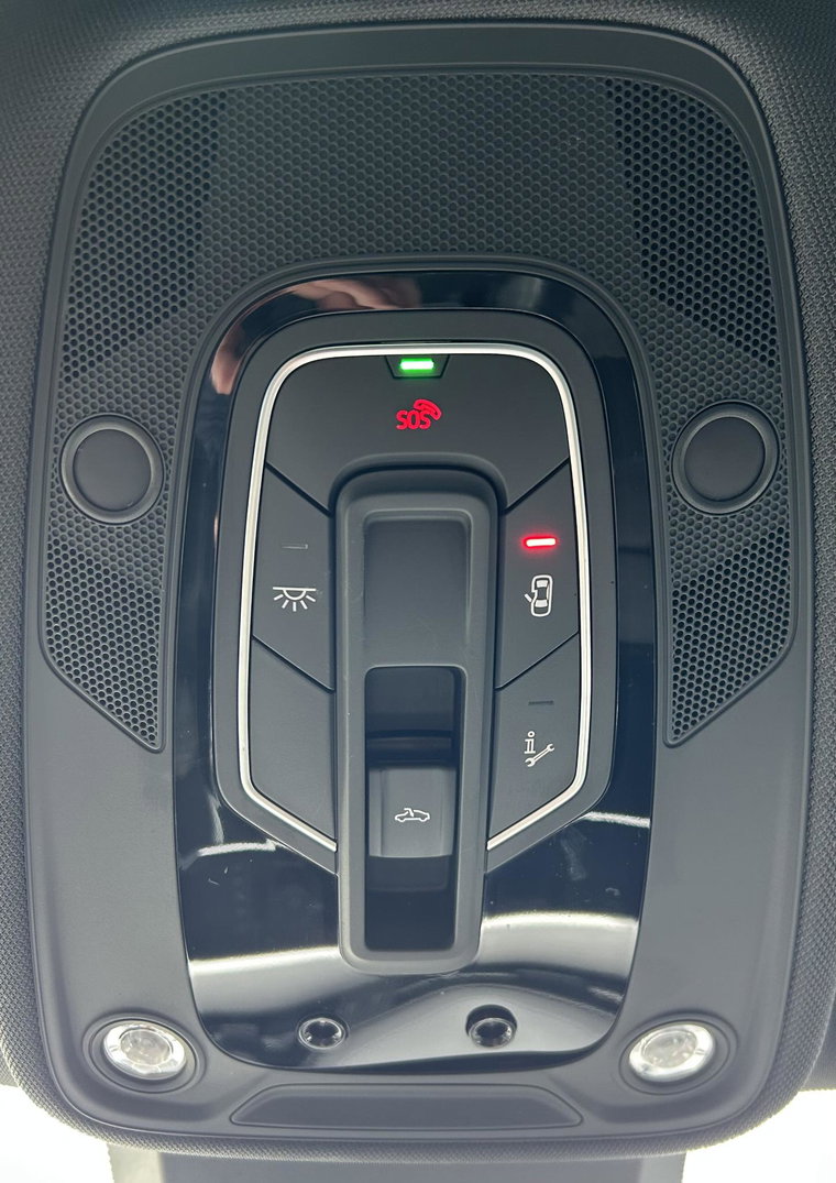 Vehicle Image 24