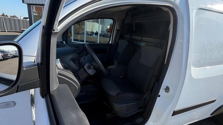 Vehicle Image 17