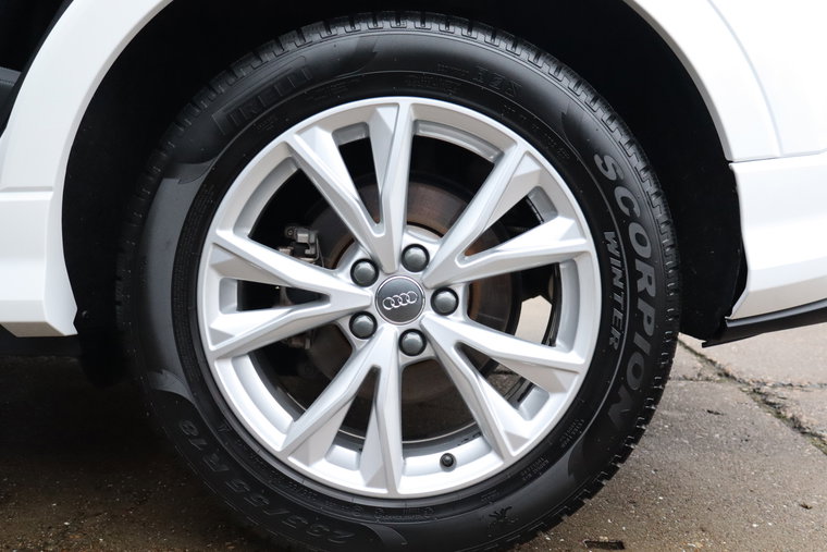 Vehicle Image 15