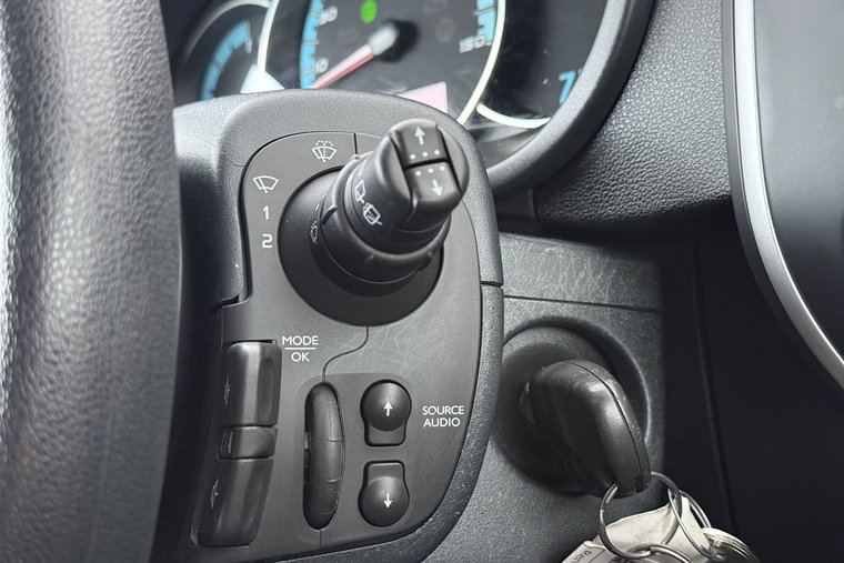 Vehicle Image 24
