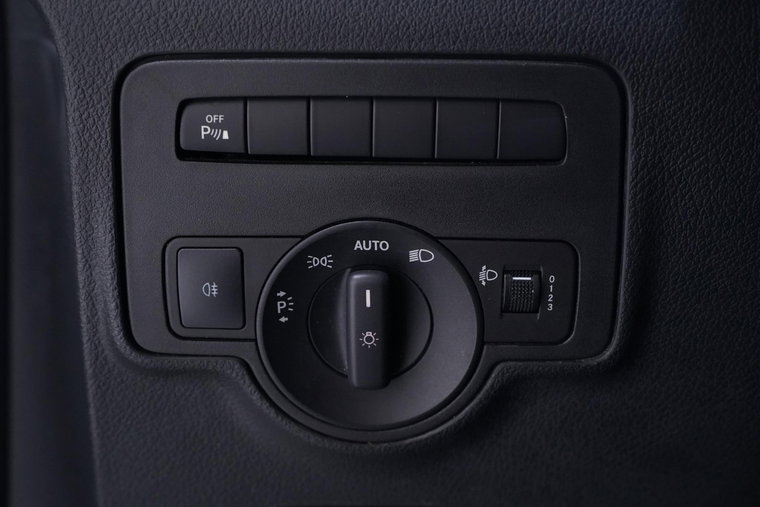 Vehicle Image 35
