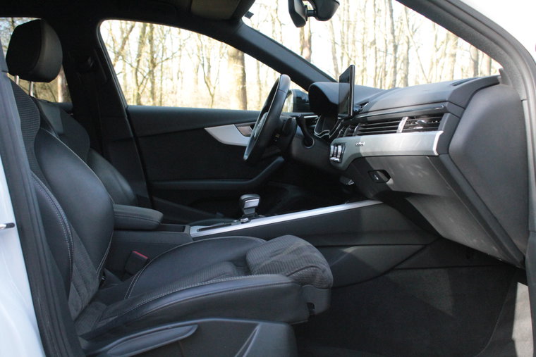 Vehicle Image 15