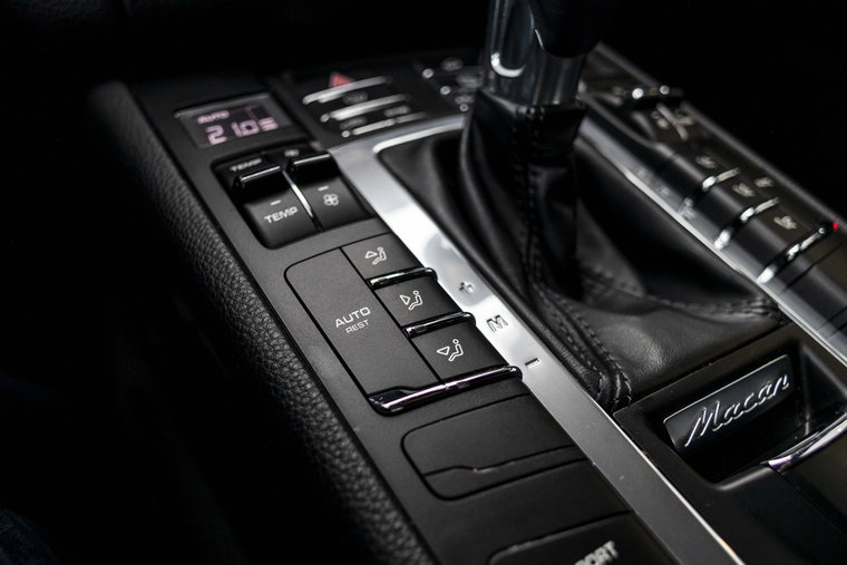 Vehicle Image 23