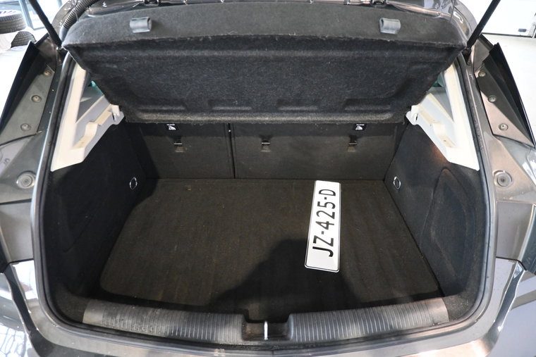 Vehicle Image 17