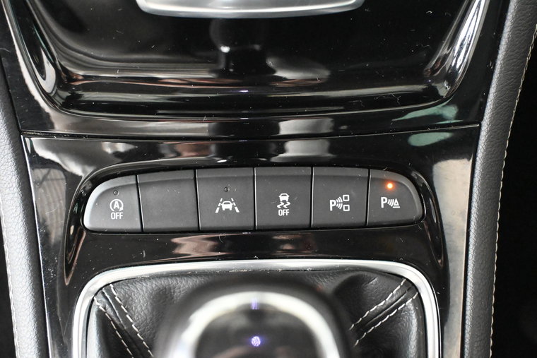 Vehicle Image 32