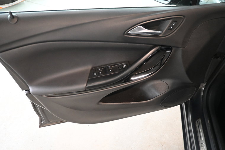 Vehicle Image 37