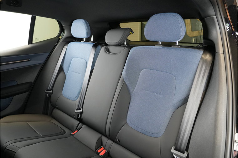Vehicle Image 38