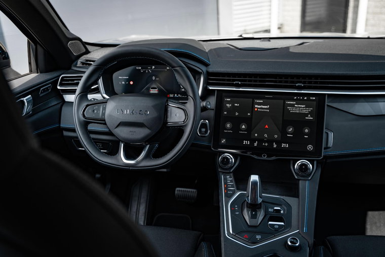 Vehicle Image 10