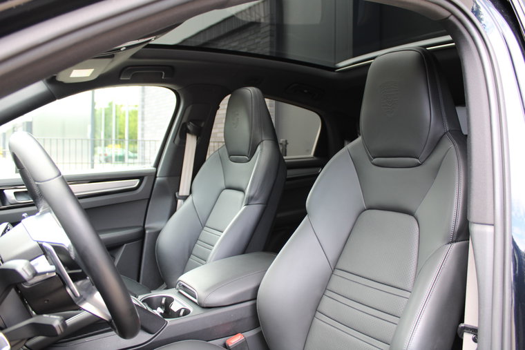Vehicle Image 21