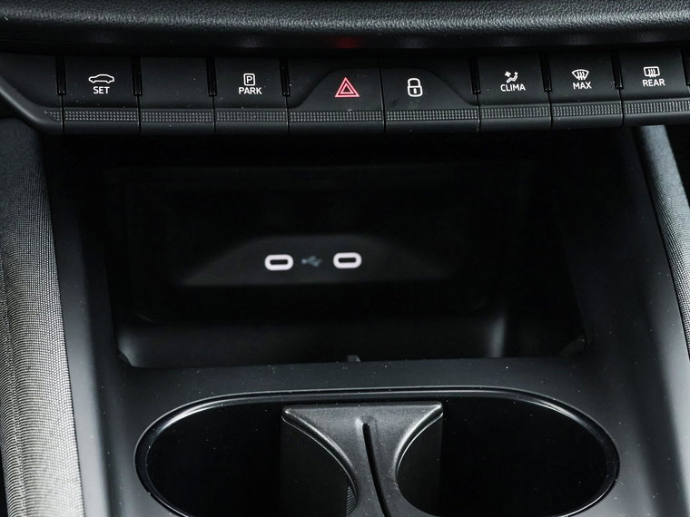Vehicle Image 37