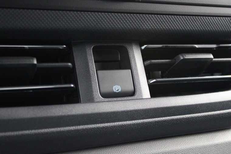 Vehicle Image 38
