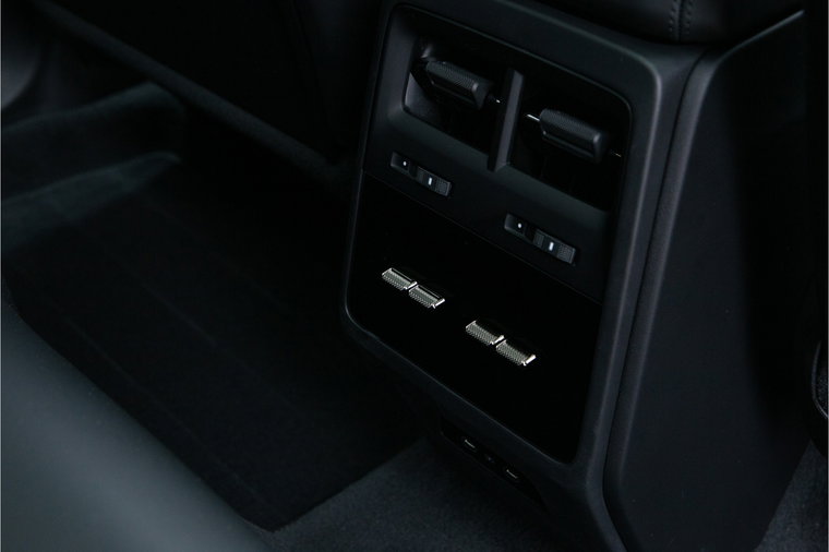 Vehicle Image 28