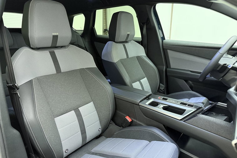 Vehicle Image 14