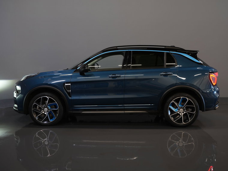 Vehicle Image 10