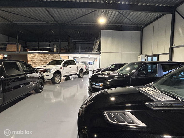 Vehicle Image 33