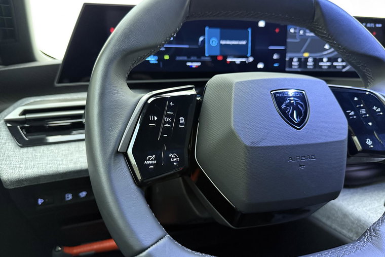 Vehicle Image 22