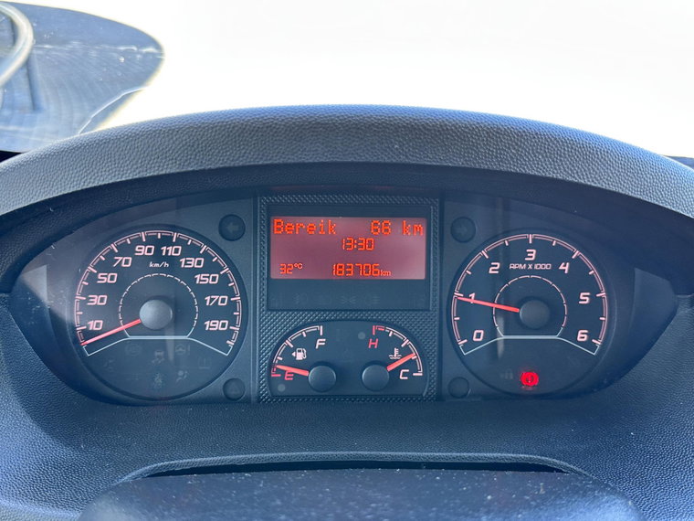 Vehicle Image 26