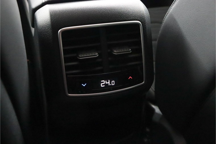 Vehicle Image 60