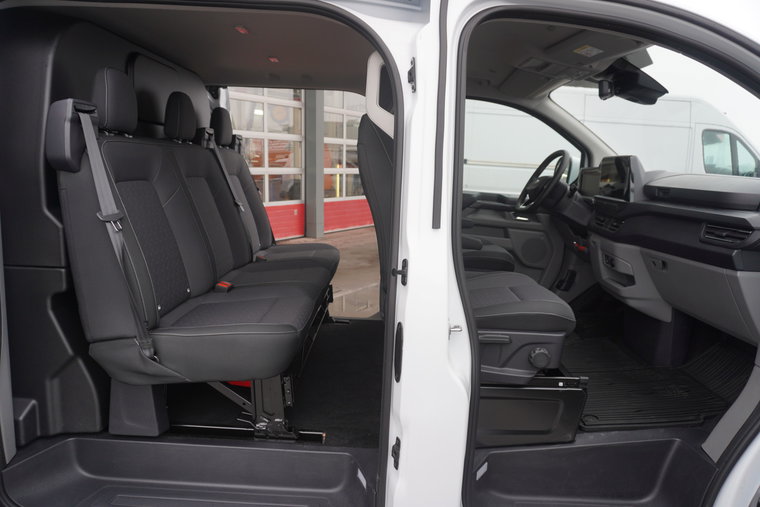 Vehicle Image 13
