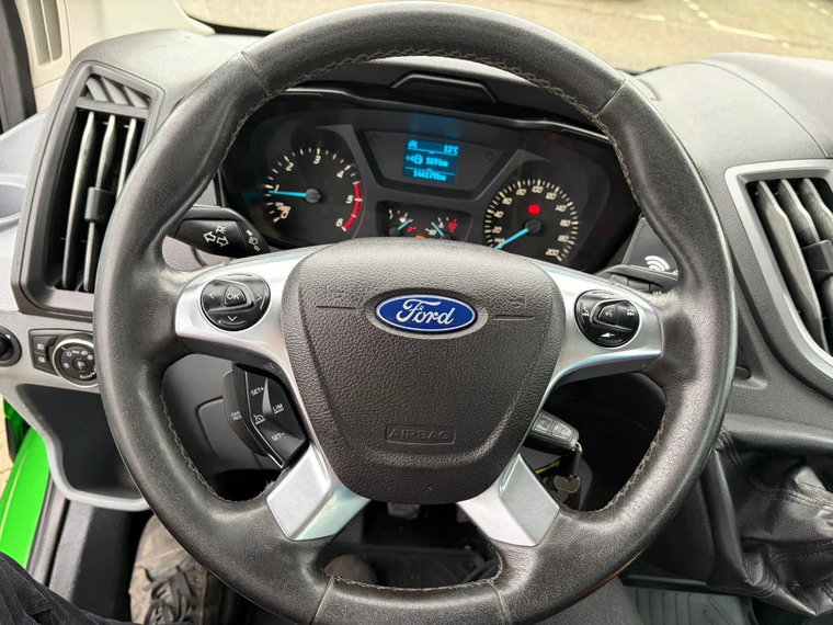 Vehicle Image 13