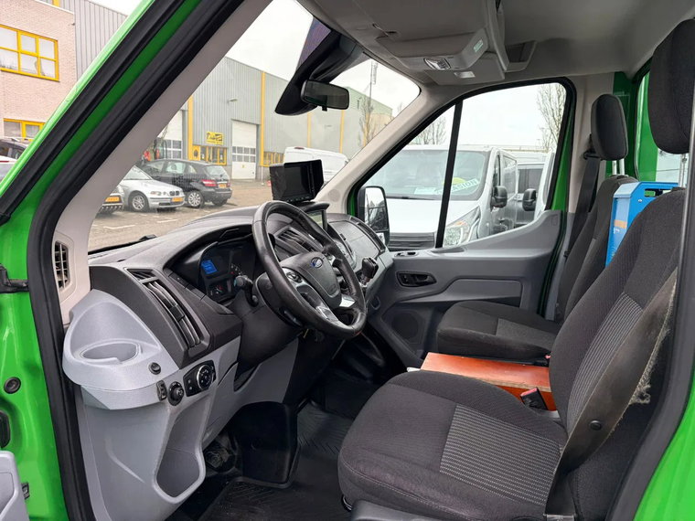 Vehicle Image 11