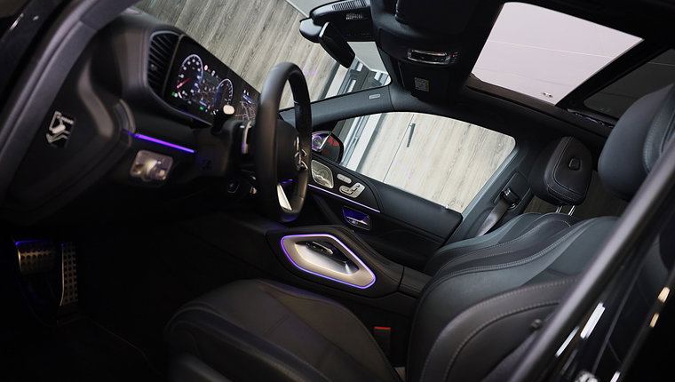 Vehicle Image 8