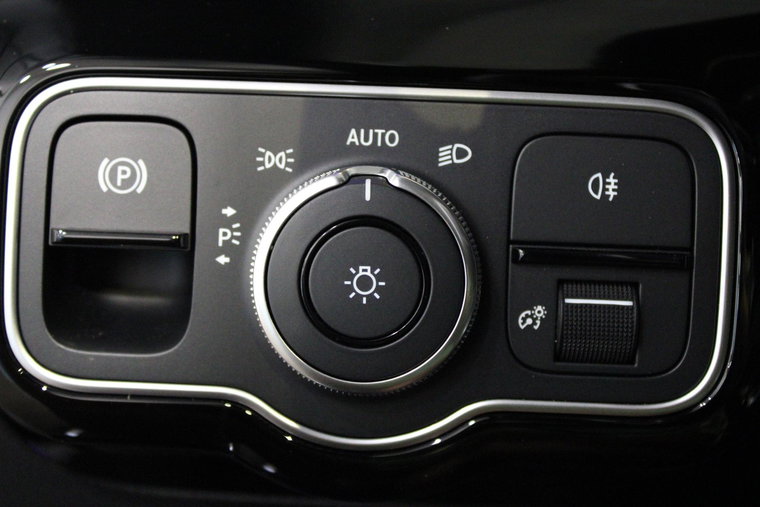 Vehicle Image 24