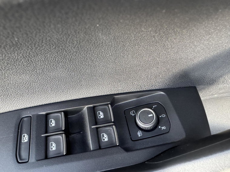 Vehicle Image 40