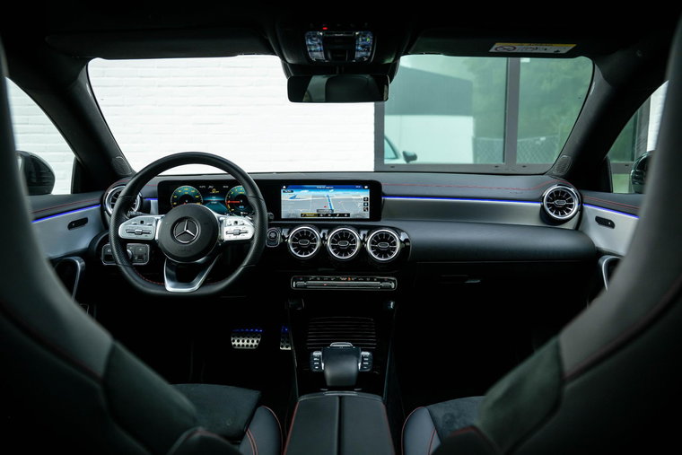Vehicle Image 33