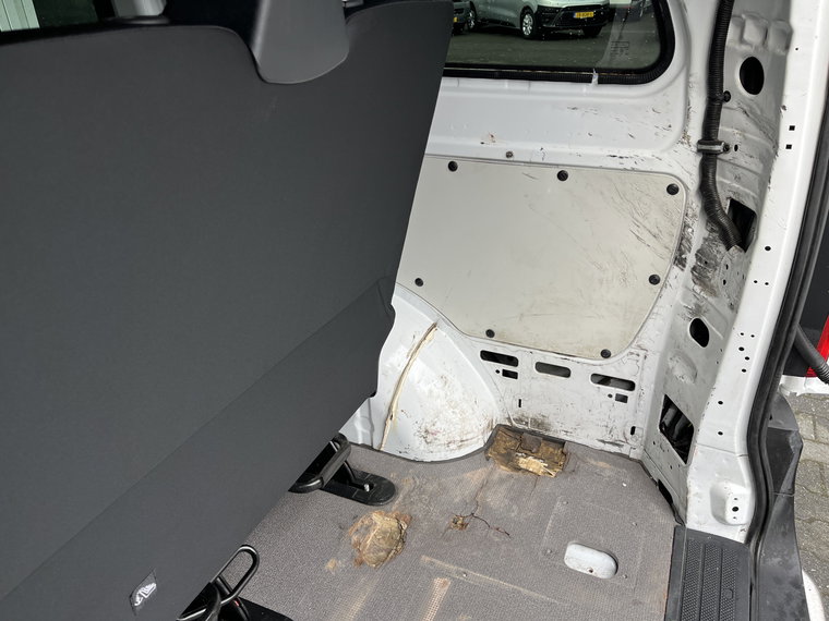 Vehicle Image 26