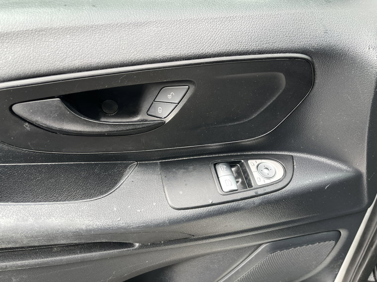 Vehicle Image 29